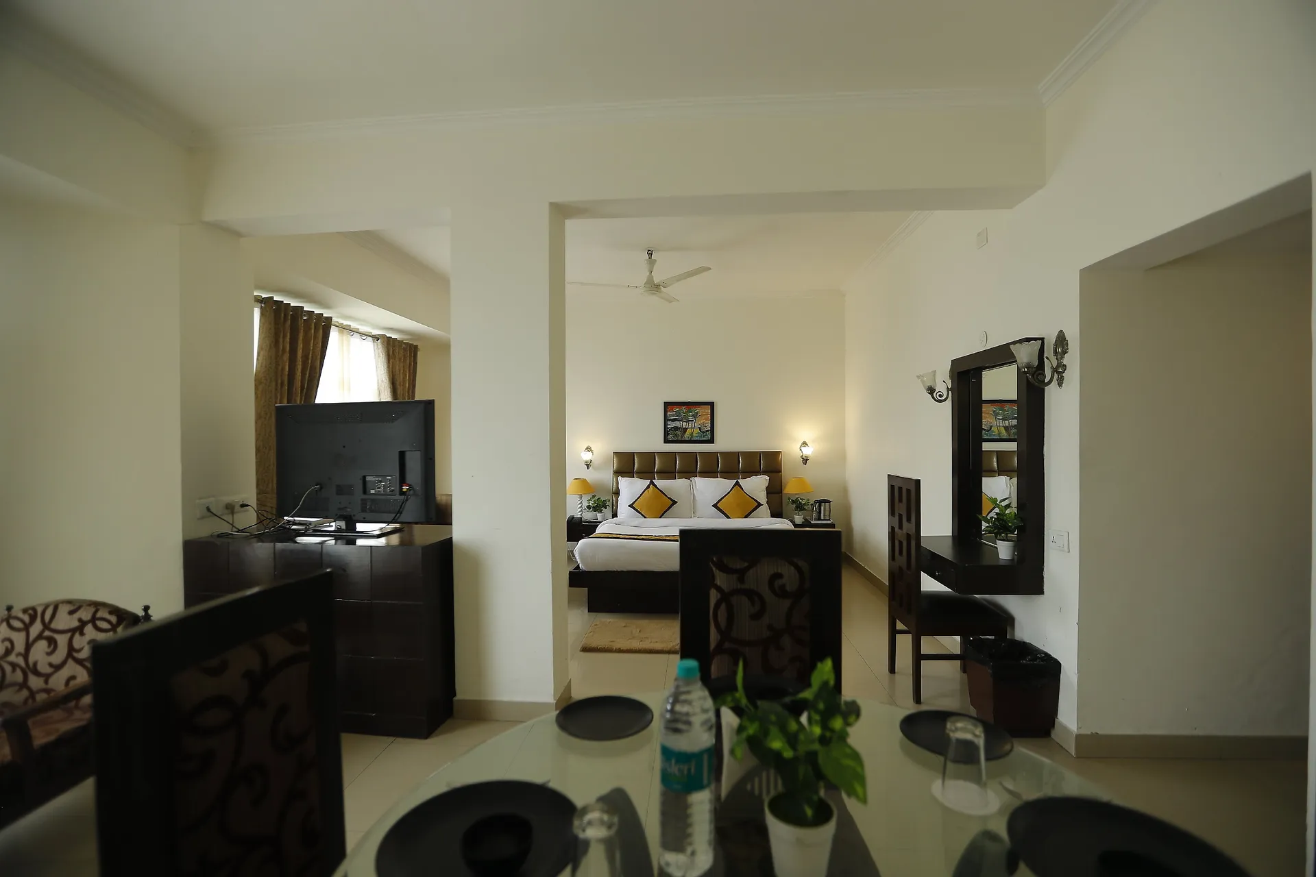 DLS Hotel Pearl Room