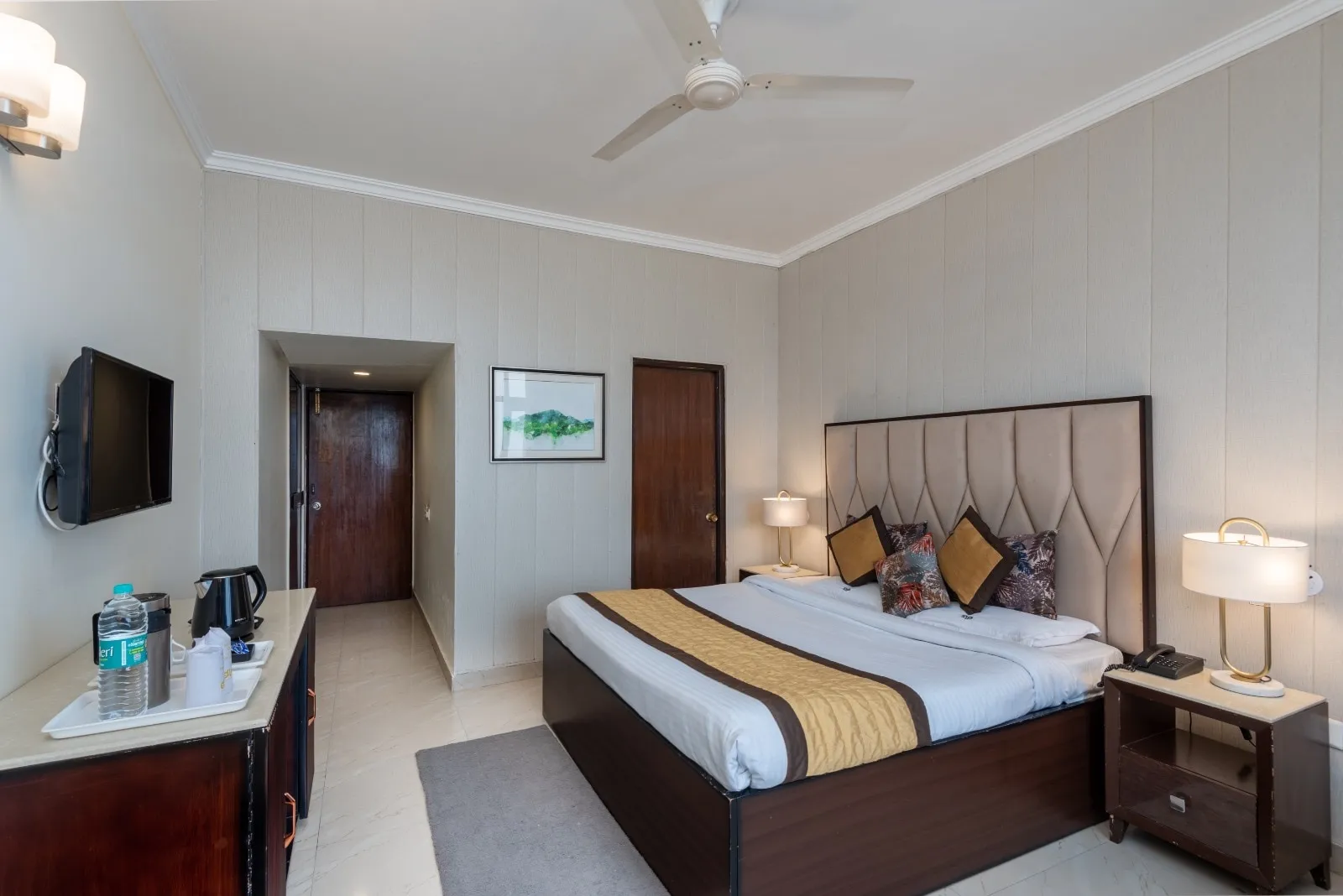 DLS Hotel Pearl Room