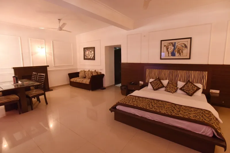 DLS Hotel Pearl Room
