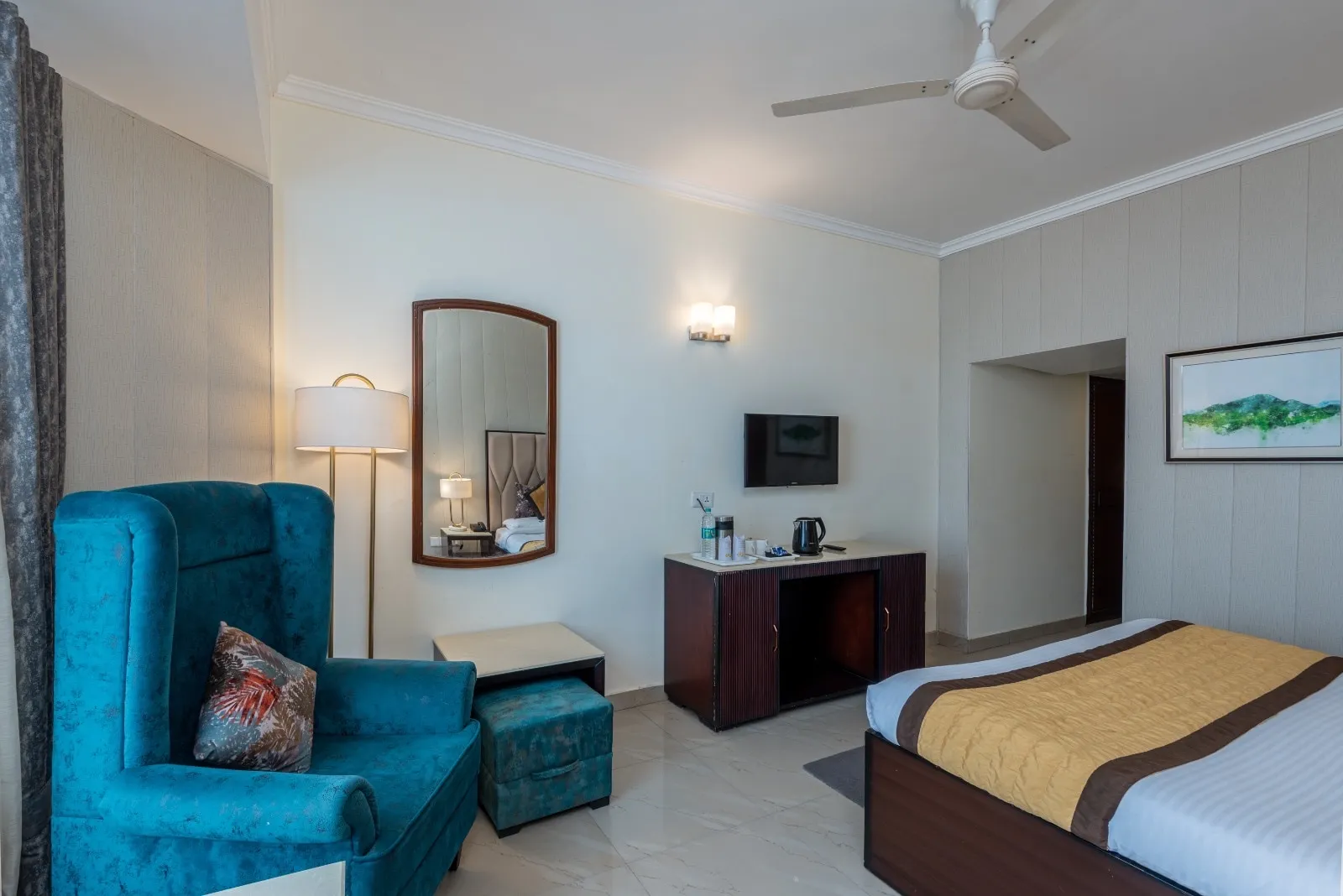 DLS Hotel Pearl Room