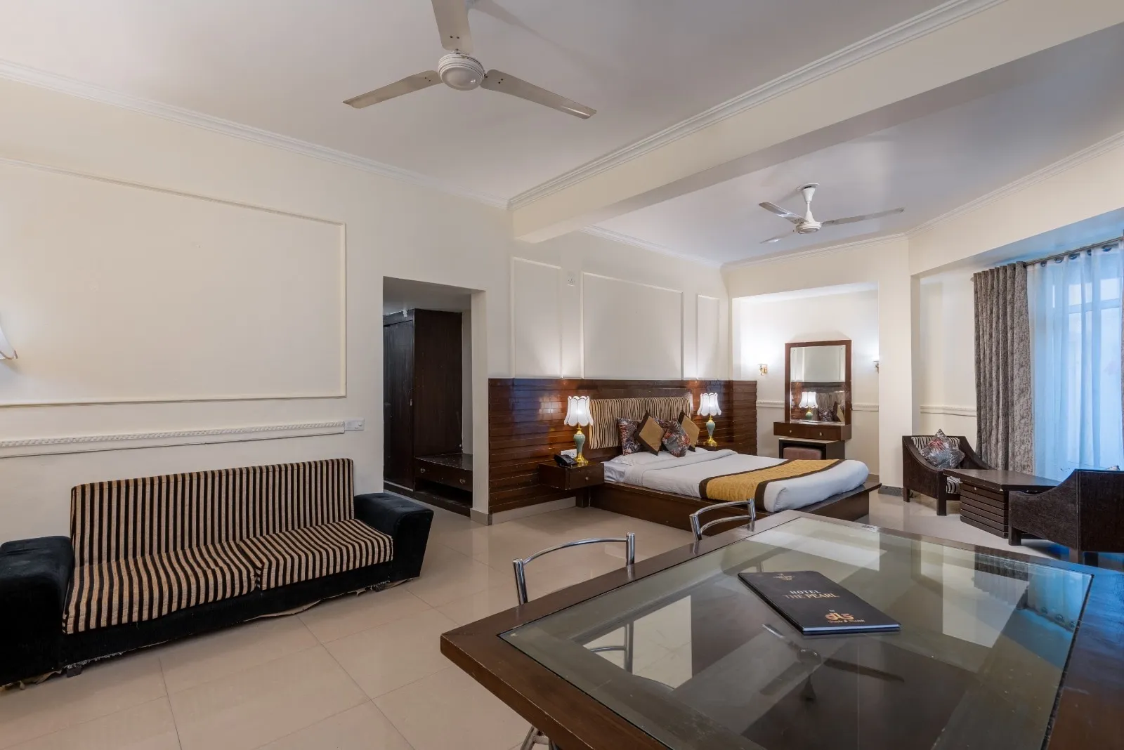 DLS Hotel Pearl Room