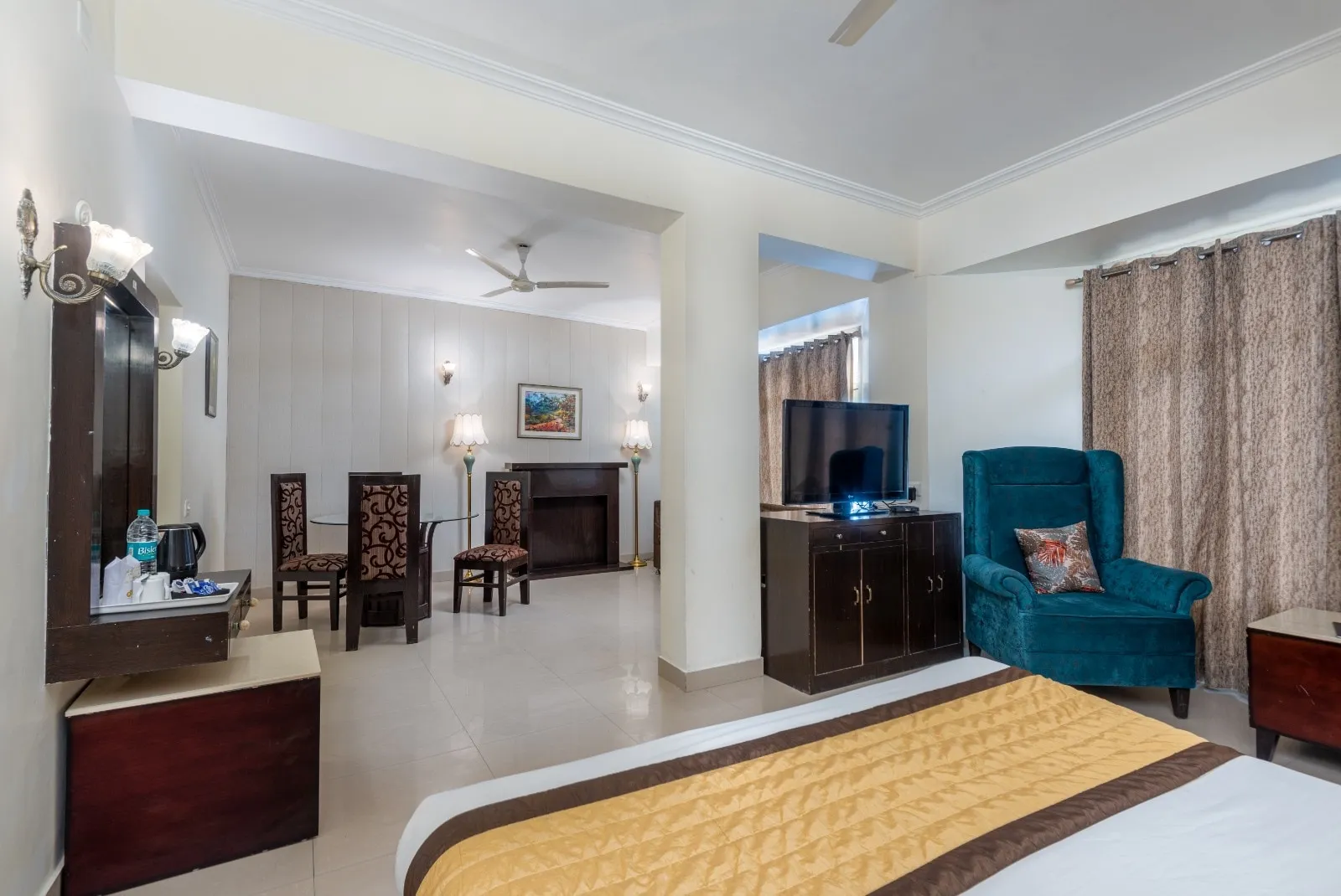 DLS Hotel Pearl Room
