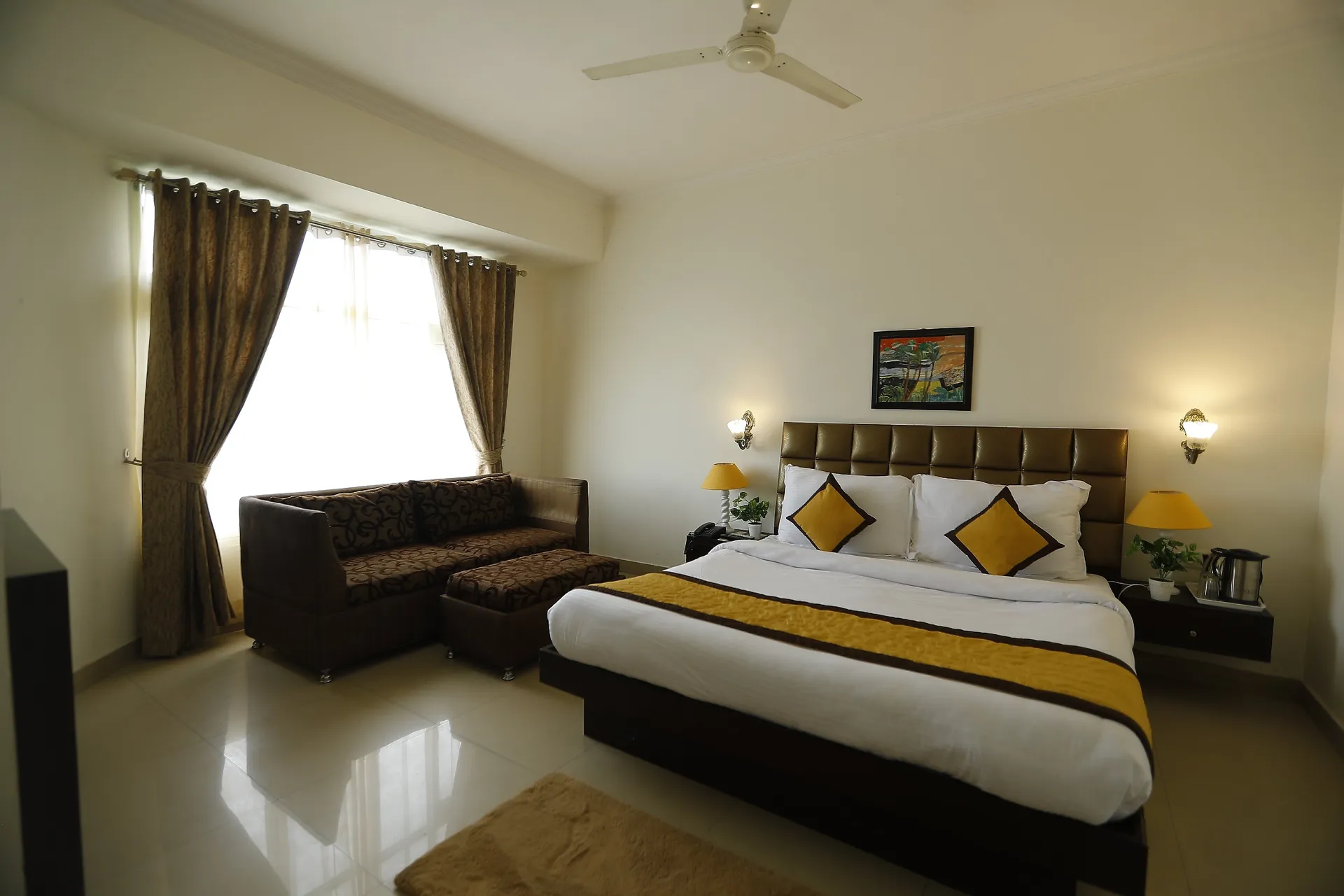 DLS Hotel Pearl Room