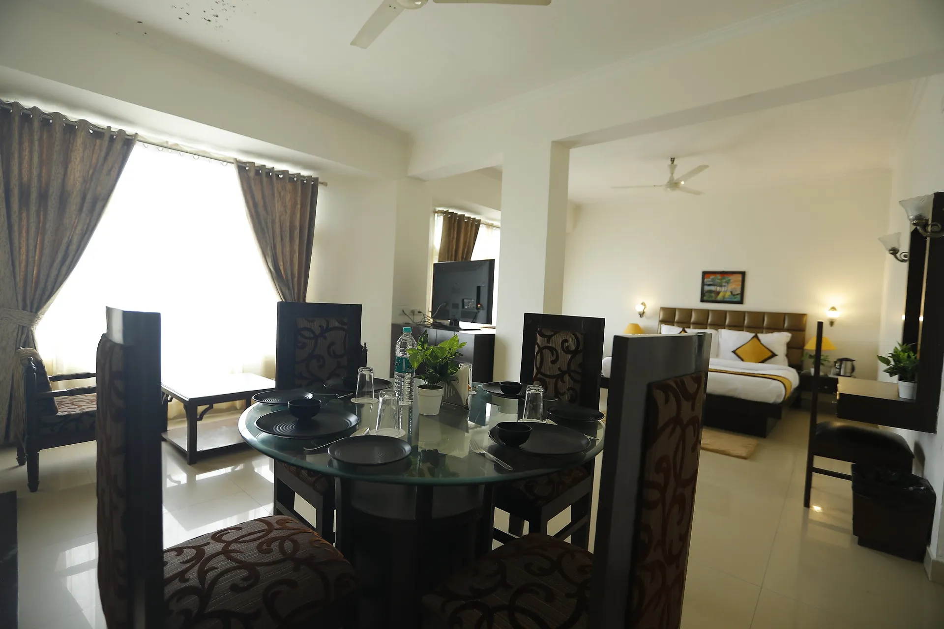 DLS Hotel Pearl Room
