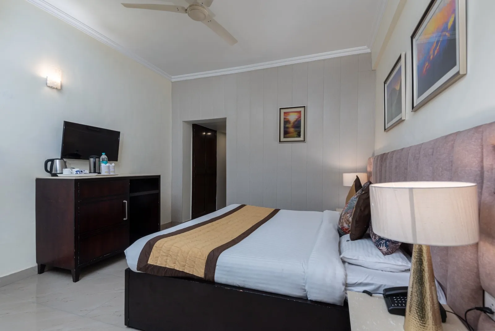 DLS Hotel Pearl Room