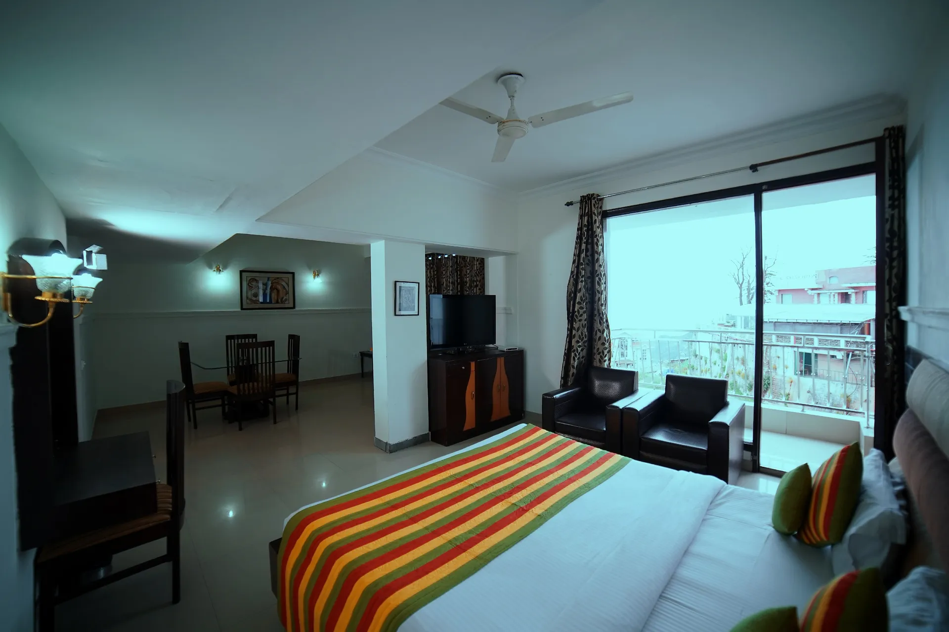 DLS Hotel Pearl Room