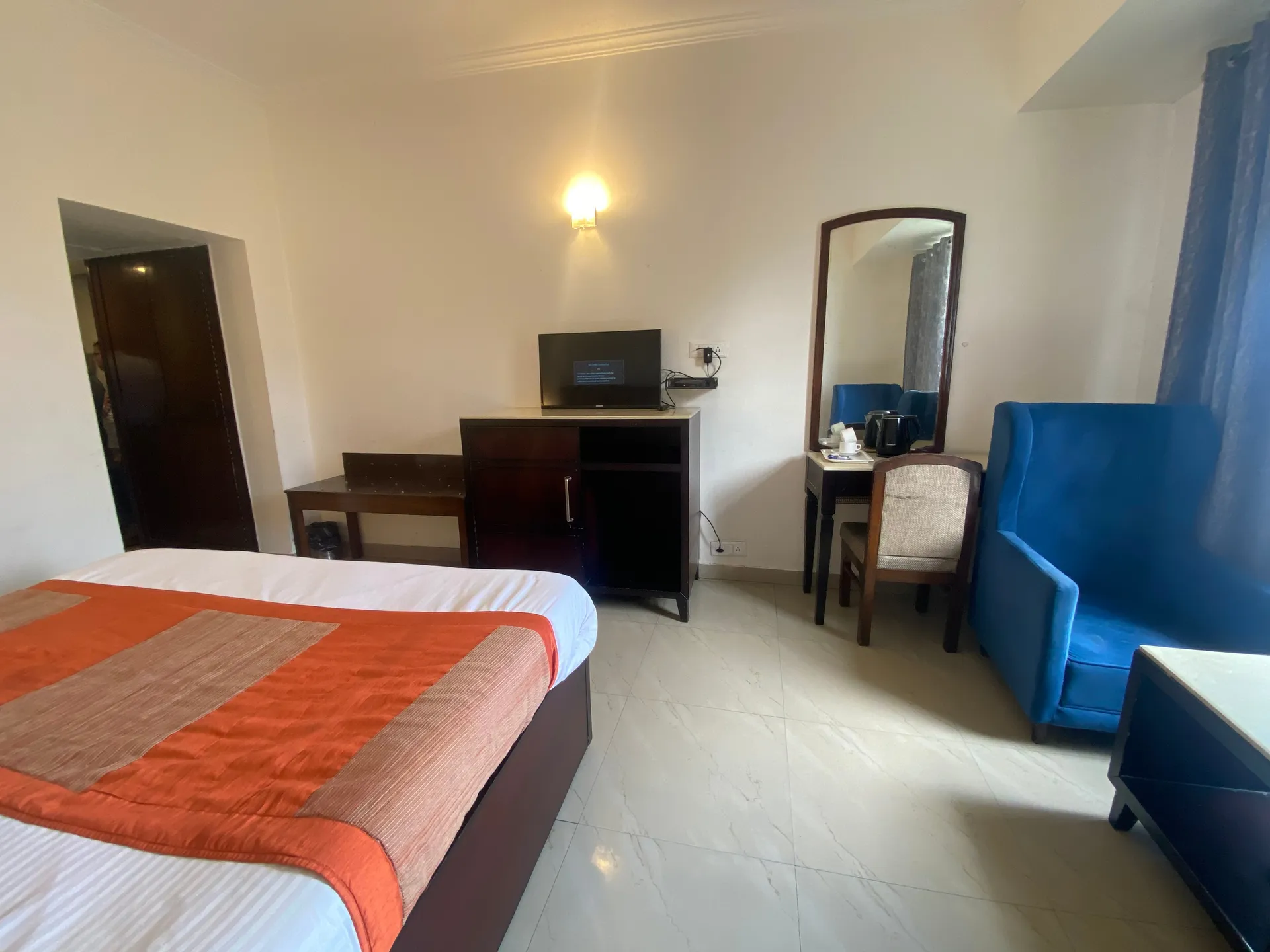 DLS Hotel Pearl Room