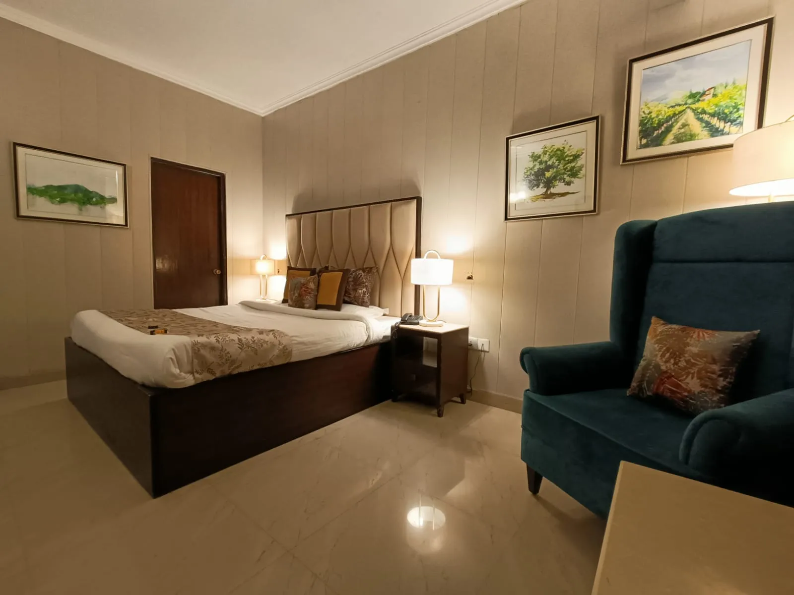 DLS Hotel Pearl Room
