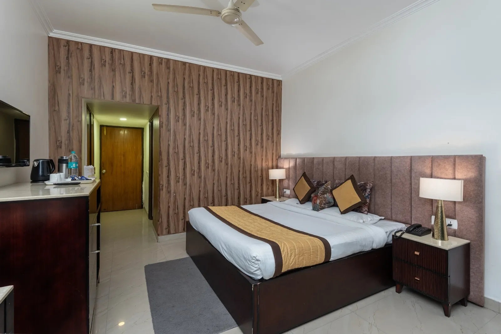 DLS Hotel Pearl Room