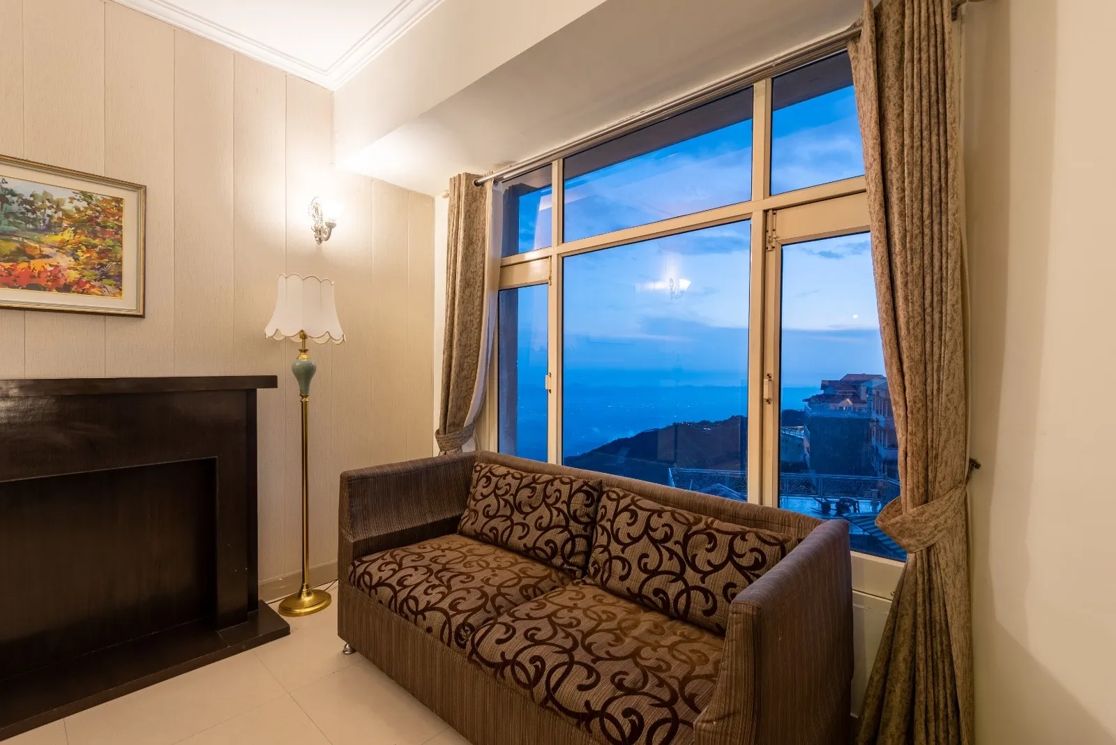 DLS Hotel Pearl Room