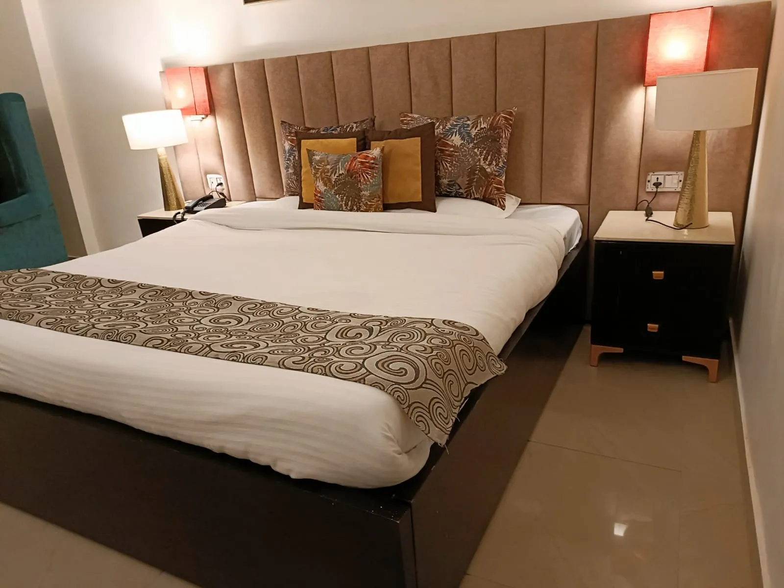 DLS Hotel Pearl Room