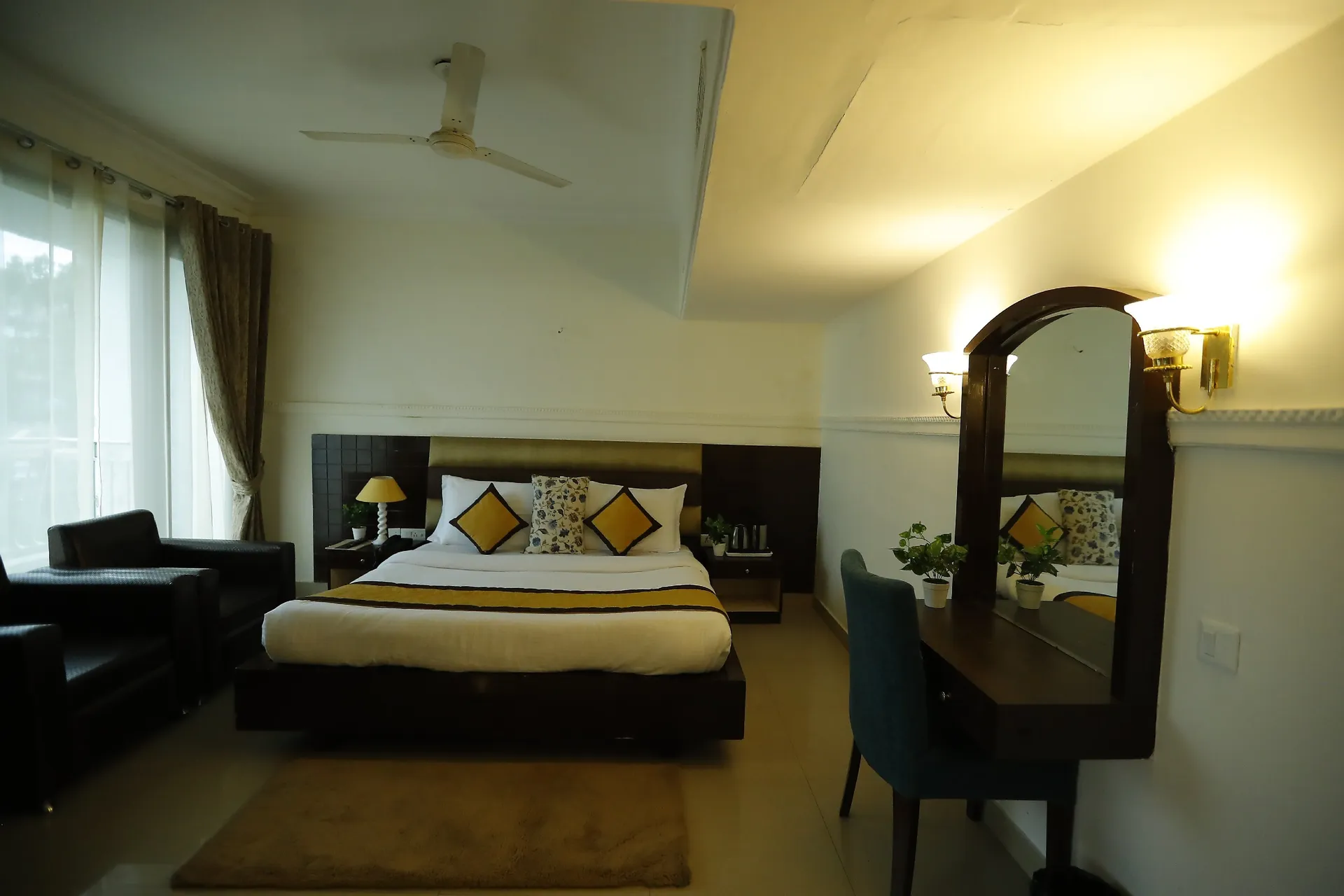 DLS Hotel Pearl Room