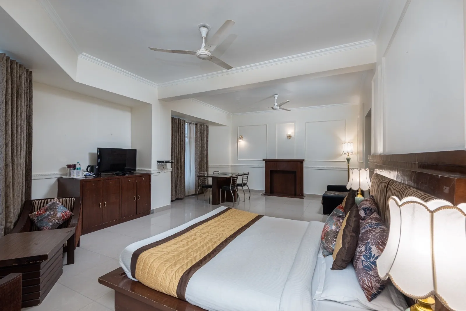 DLS Hotel Pearl Room