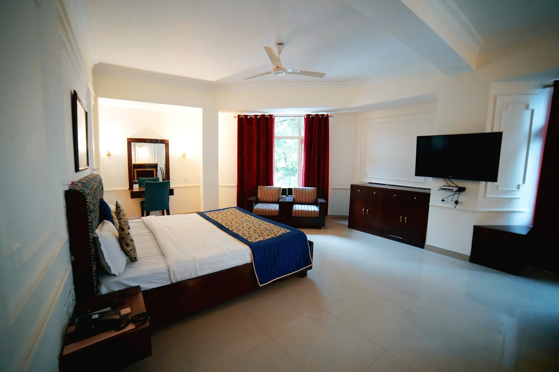DLS Hotel Pearl Room