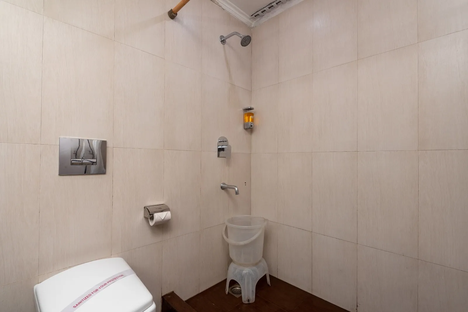 DLS Hotel Pearl Washroom