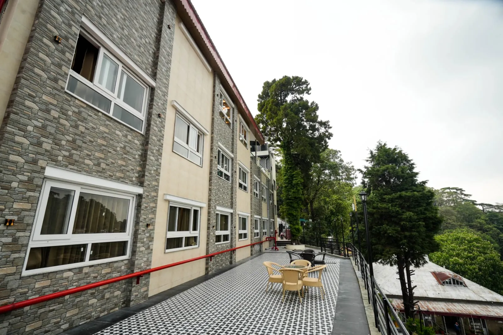DLS Oak Bush Facade