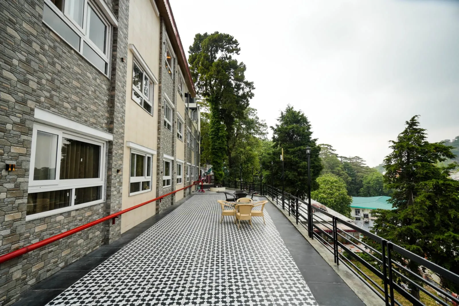 DLS Oak Bush Facade