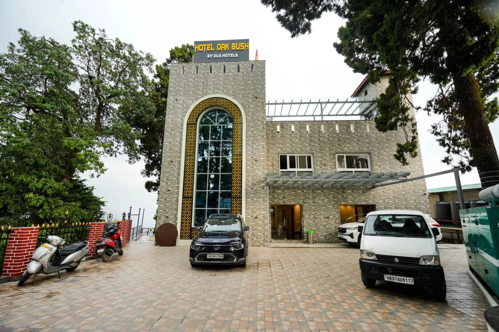 DLS Oak Bush Facade