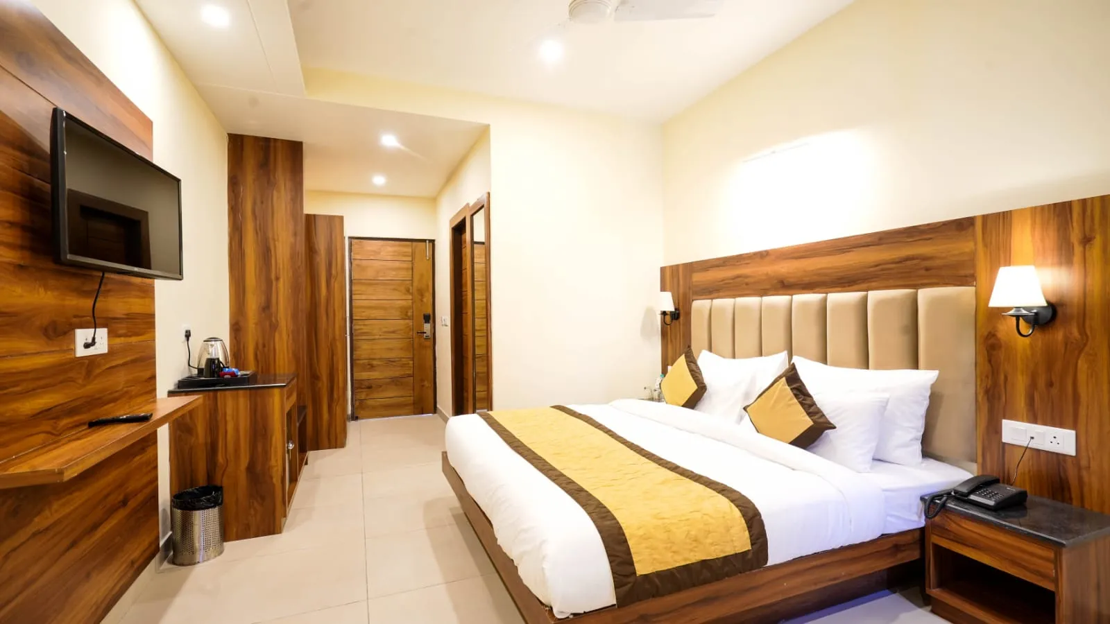 DLS Oak Bush Room