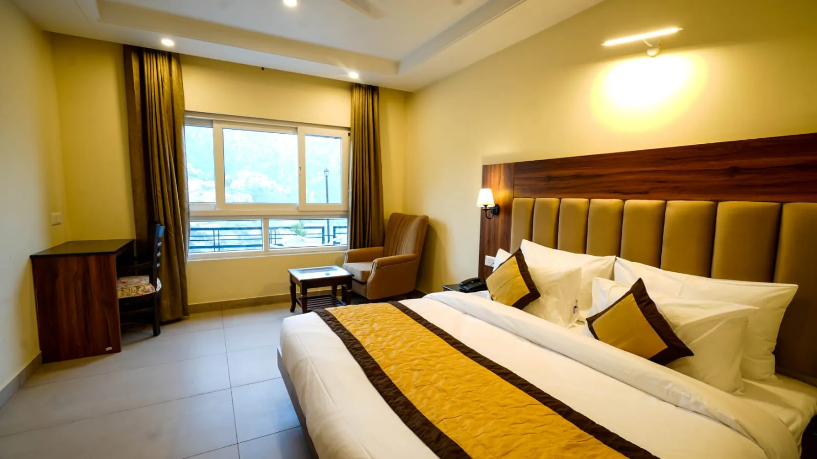 DLS Oak Bush Room