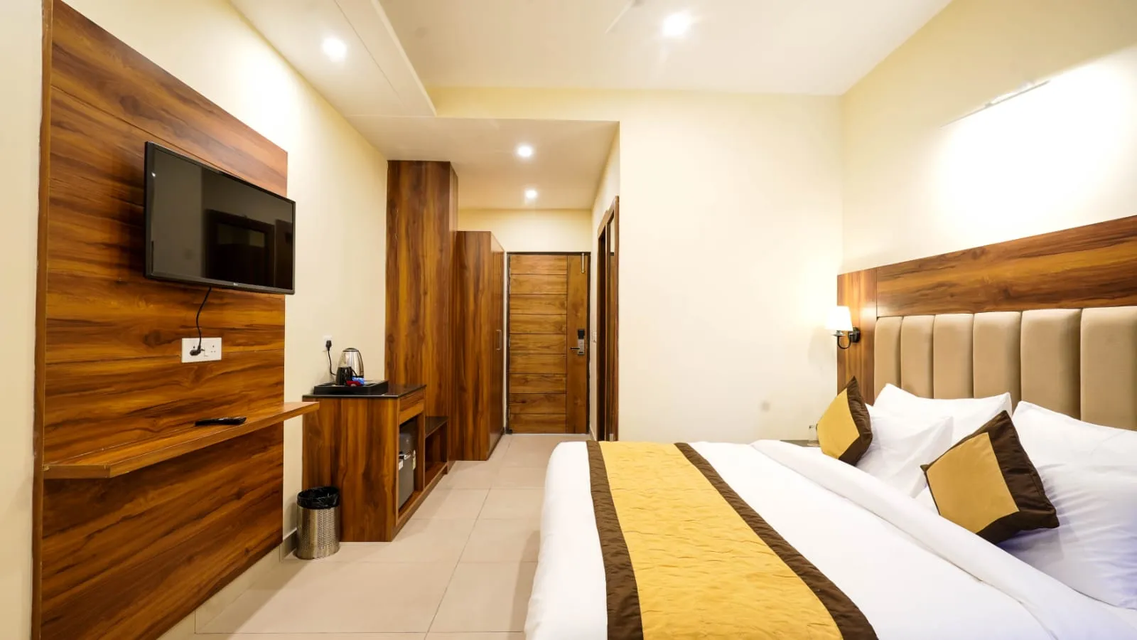 DLS Oak Bush Room