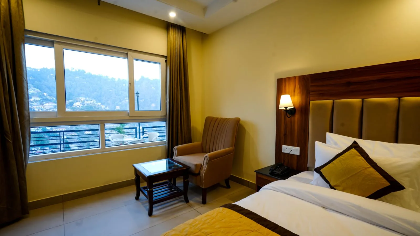DLS Oak Bush Room