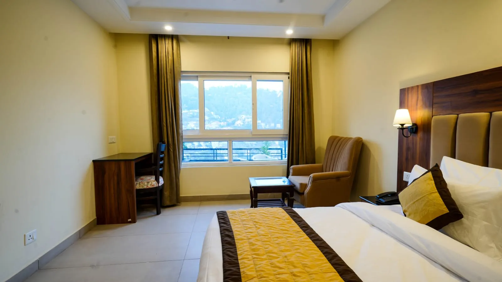DLS Oak Bush Room