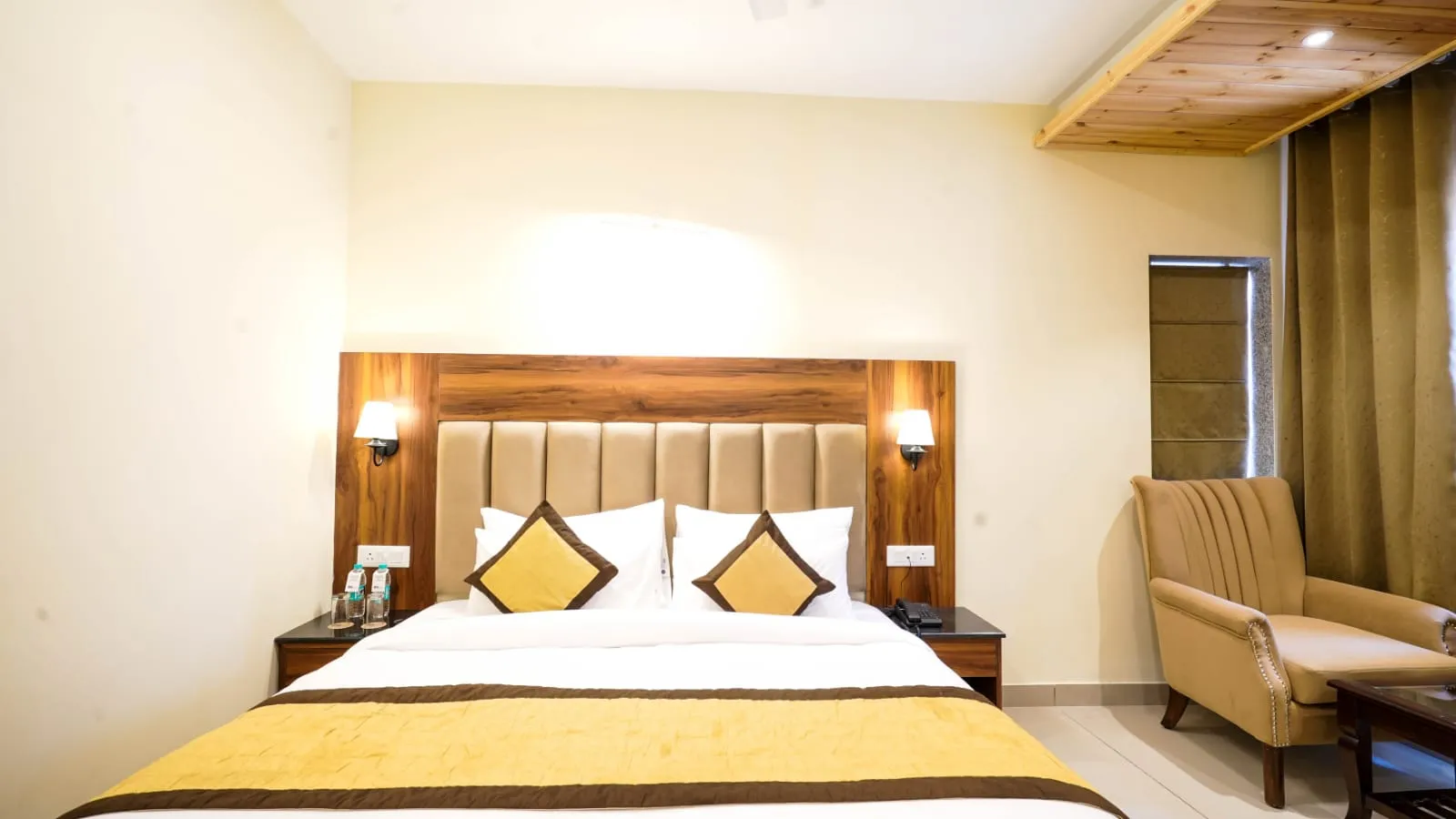 DLS Oak Bush Room