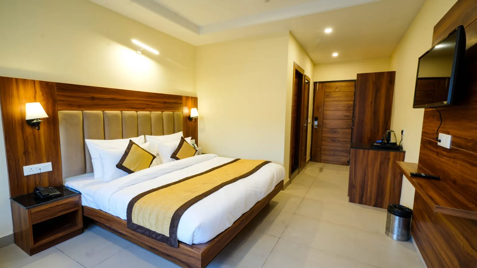 DLS Oak Bush Room