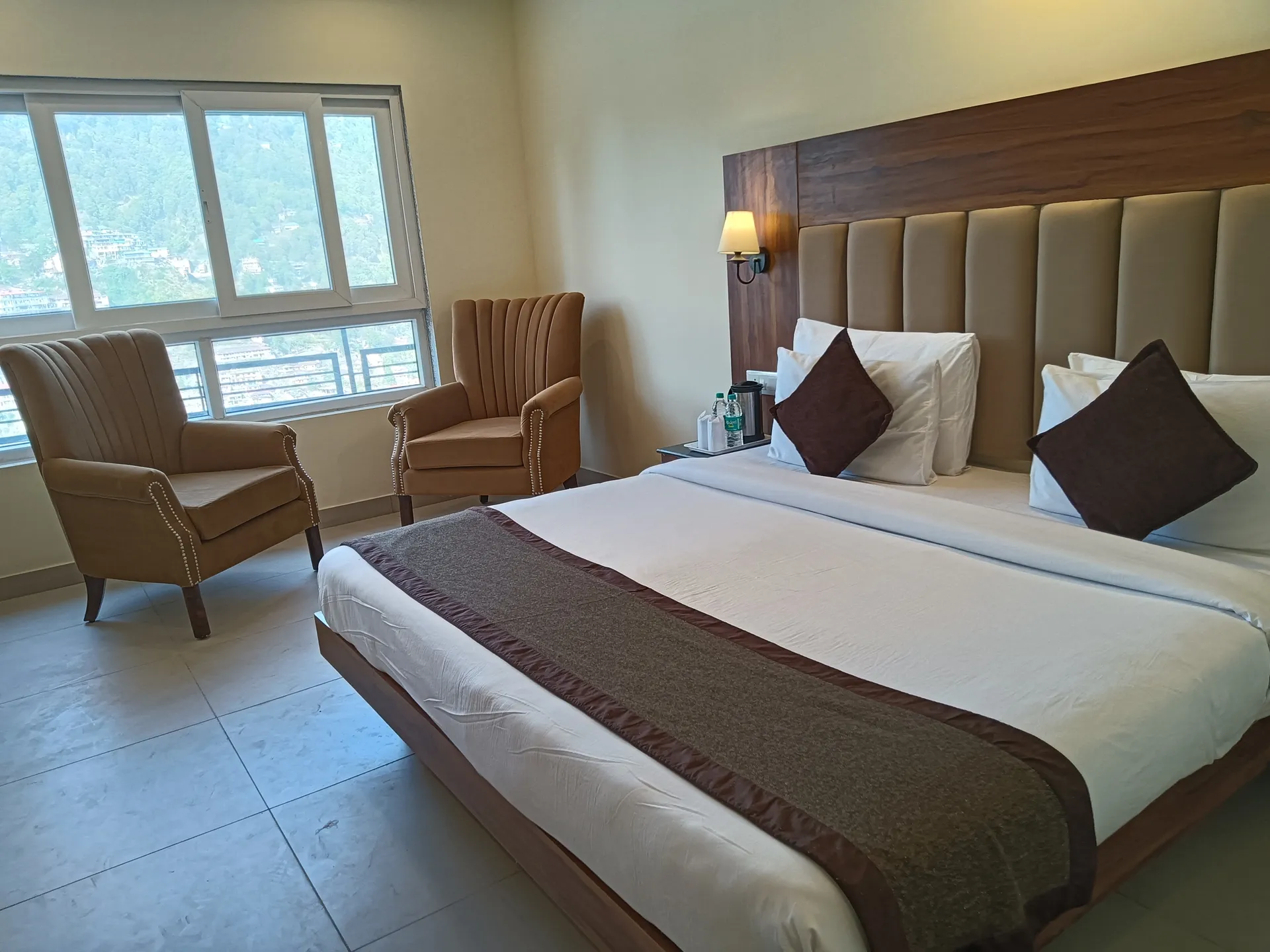 DLS Oak Bush Room