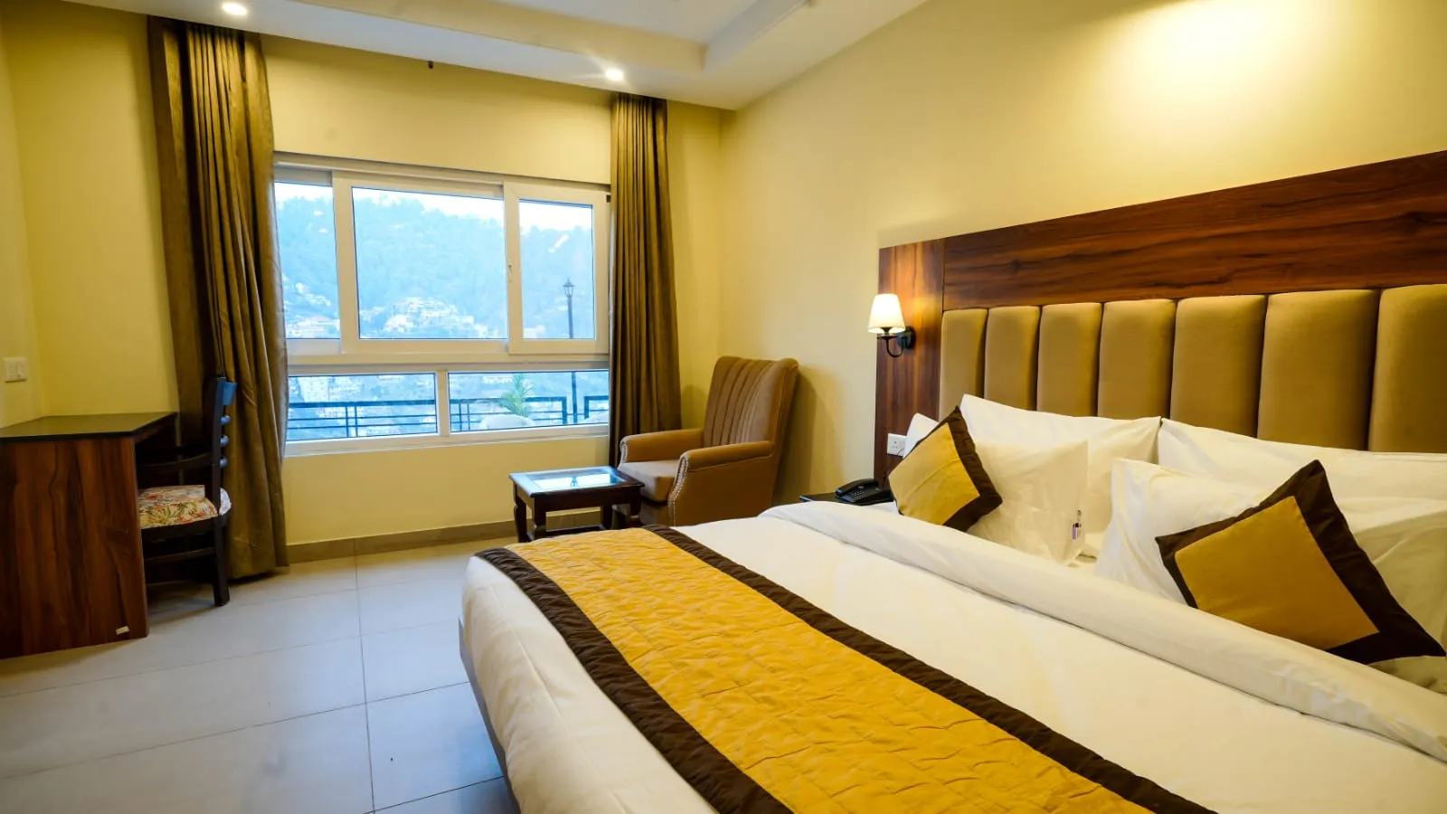 DLS Oak Bush Room