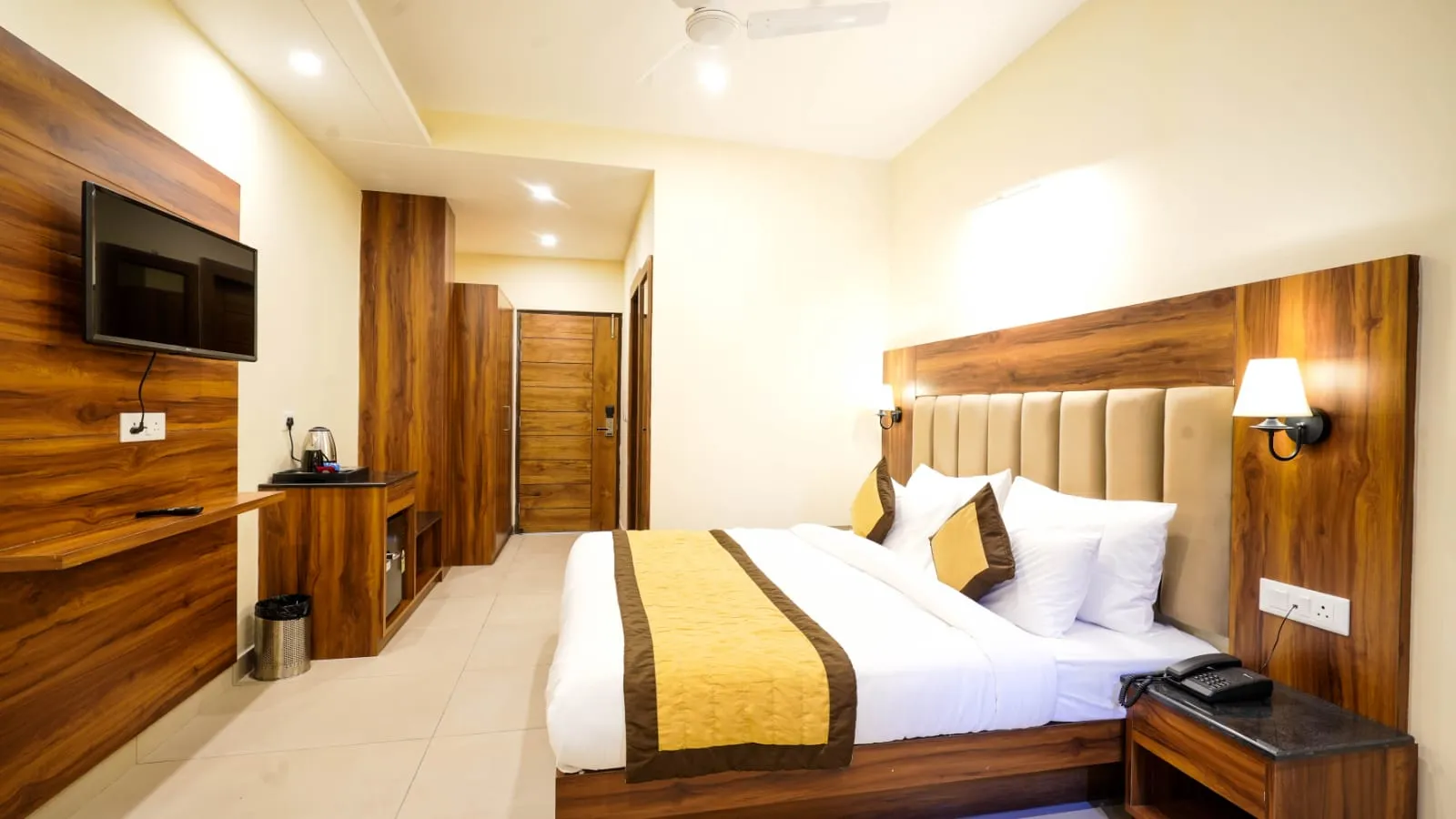 DLS Oak Bush Room