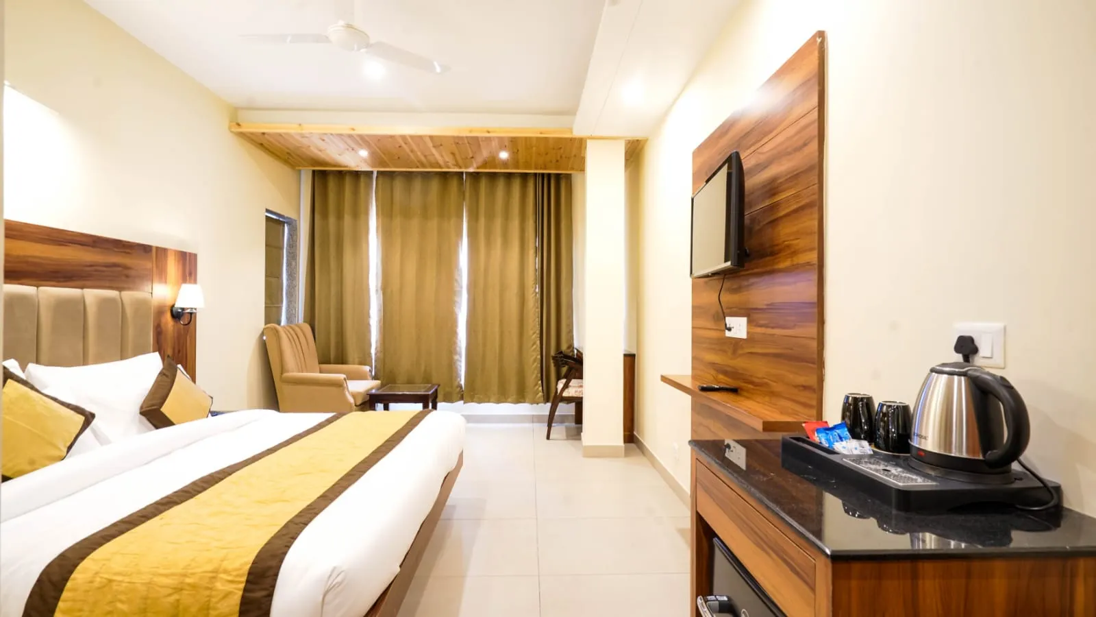 DLS Oak Bush Room