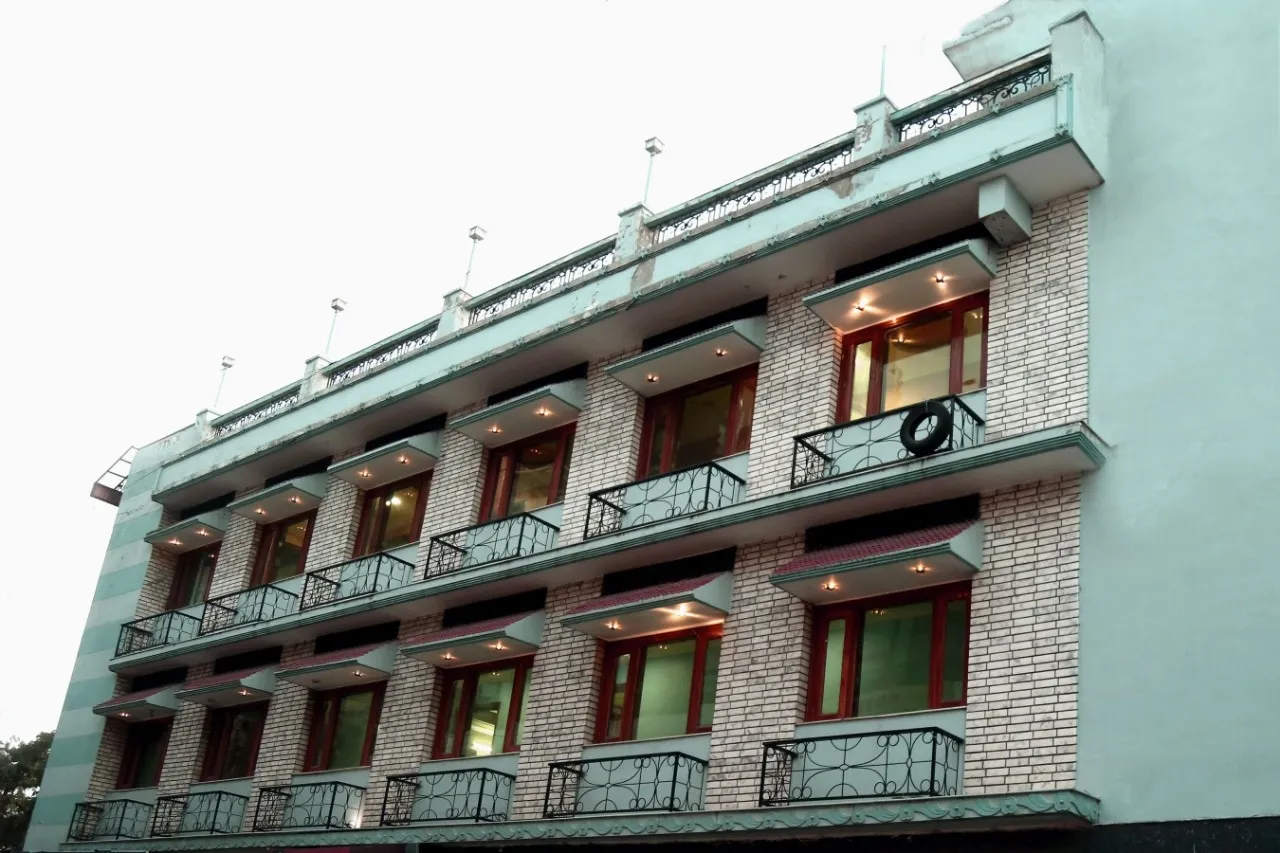 Hotel Apsara Facade