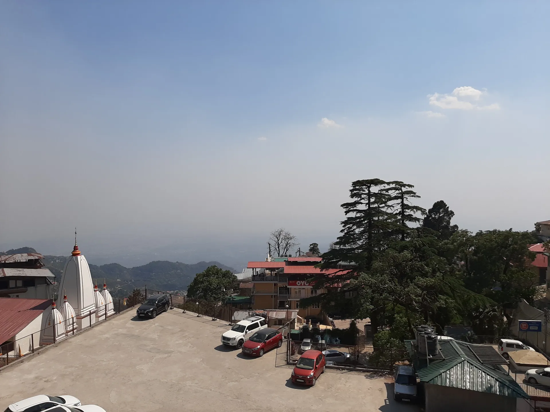 Hotel Apsara Parking