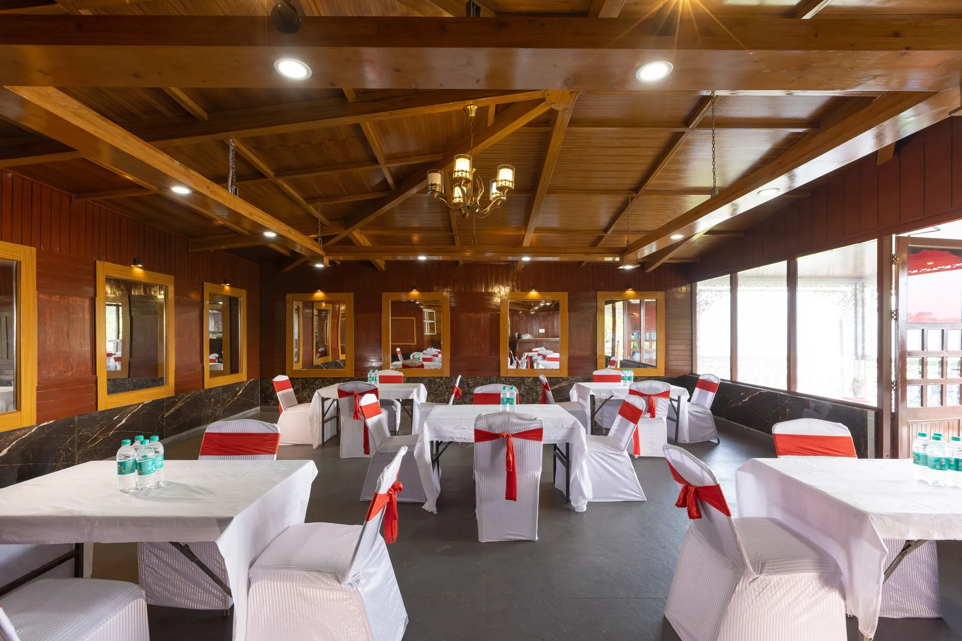 Hotel Forest View and Restaurant Conference Room