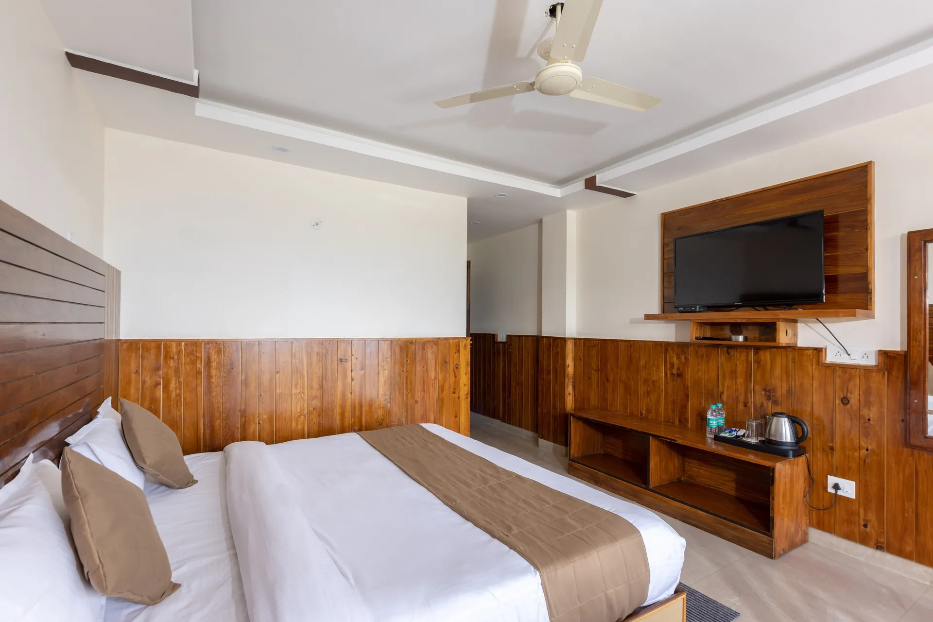 Hotel Forest View and Restaurant Room