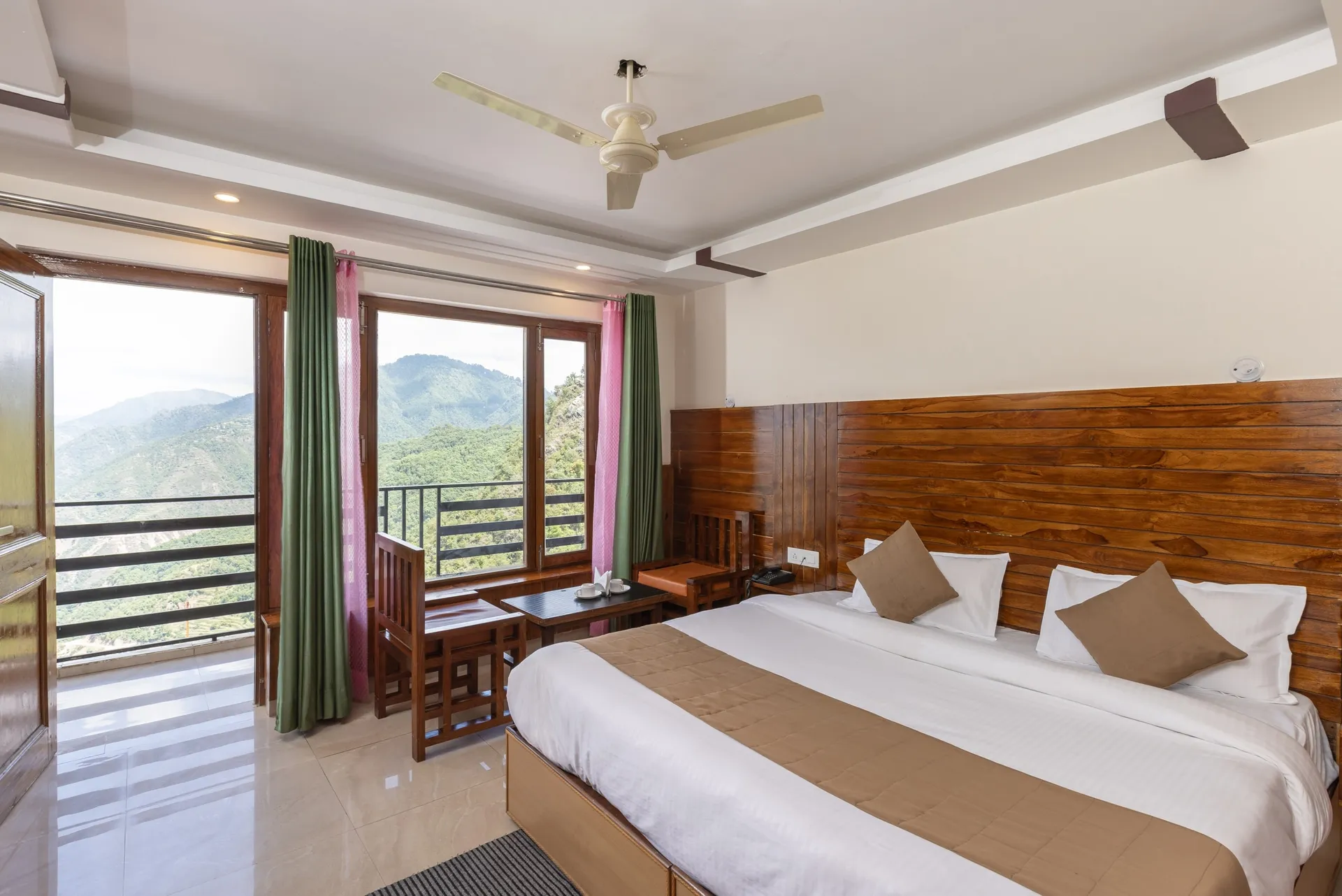 Hotel Forest View and Restaurant Room