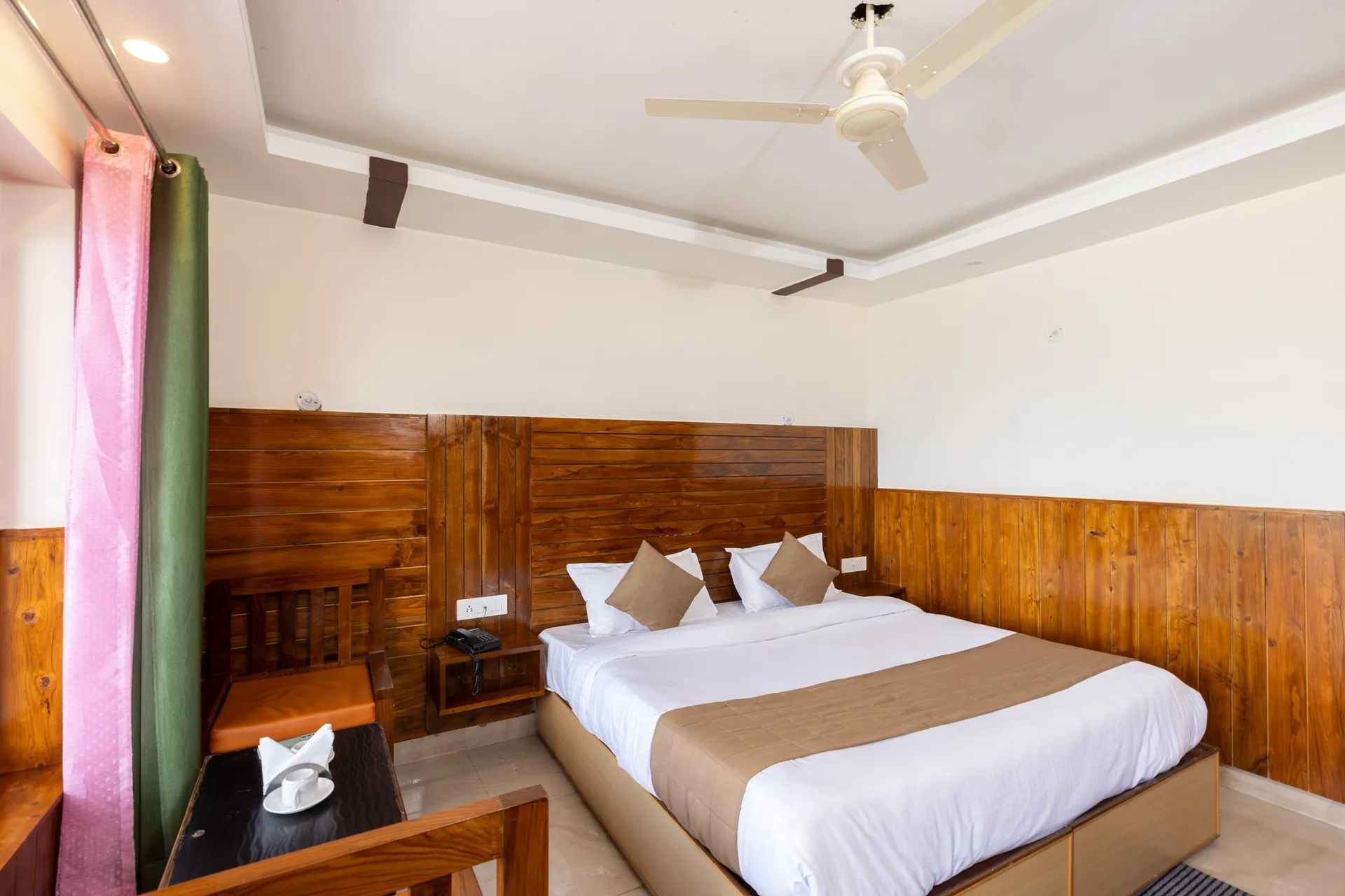 Hotel Forest View and Restaurant Room