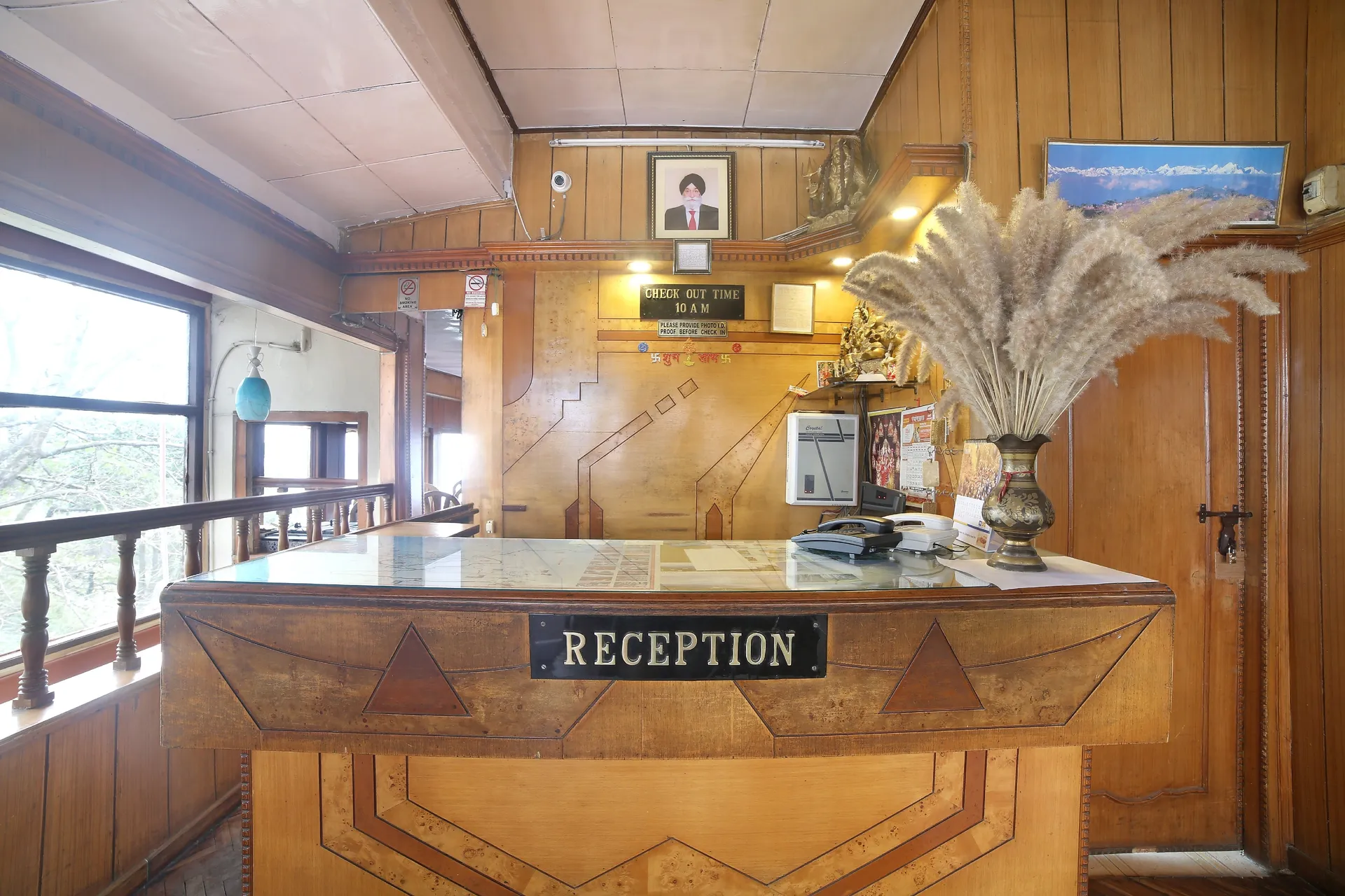 Hotel Kahkashan by Royal Collection Hotels Reception