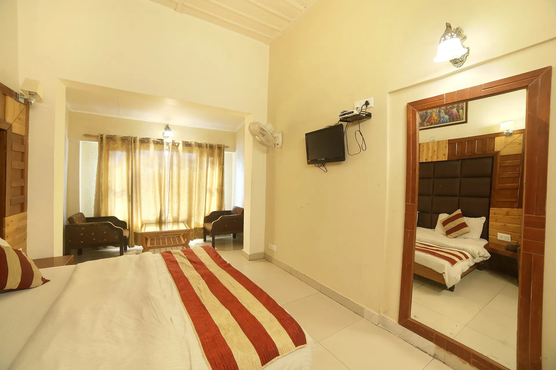 Hotel Kahkashan by Royal Collection Hotels Room