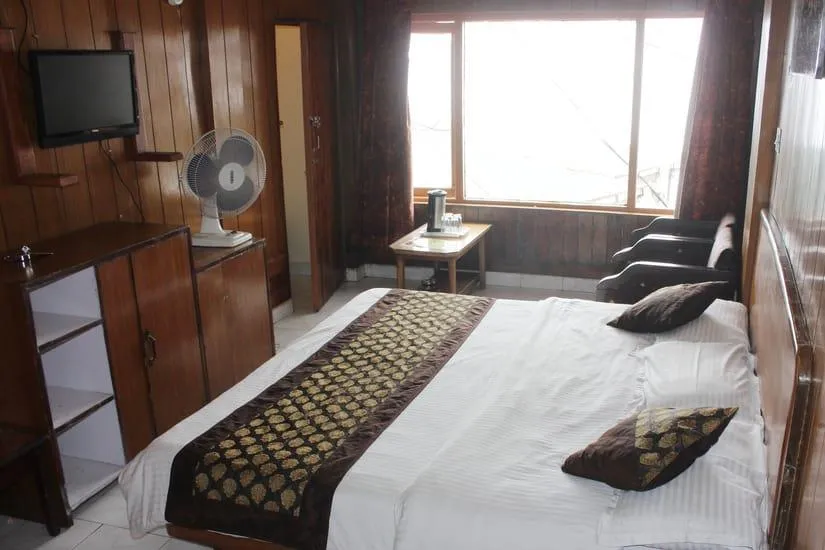 Hotel Kahkashan by Royal Collection Hotels Room