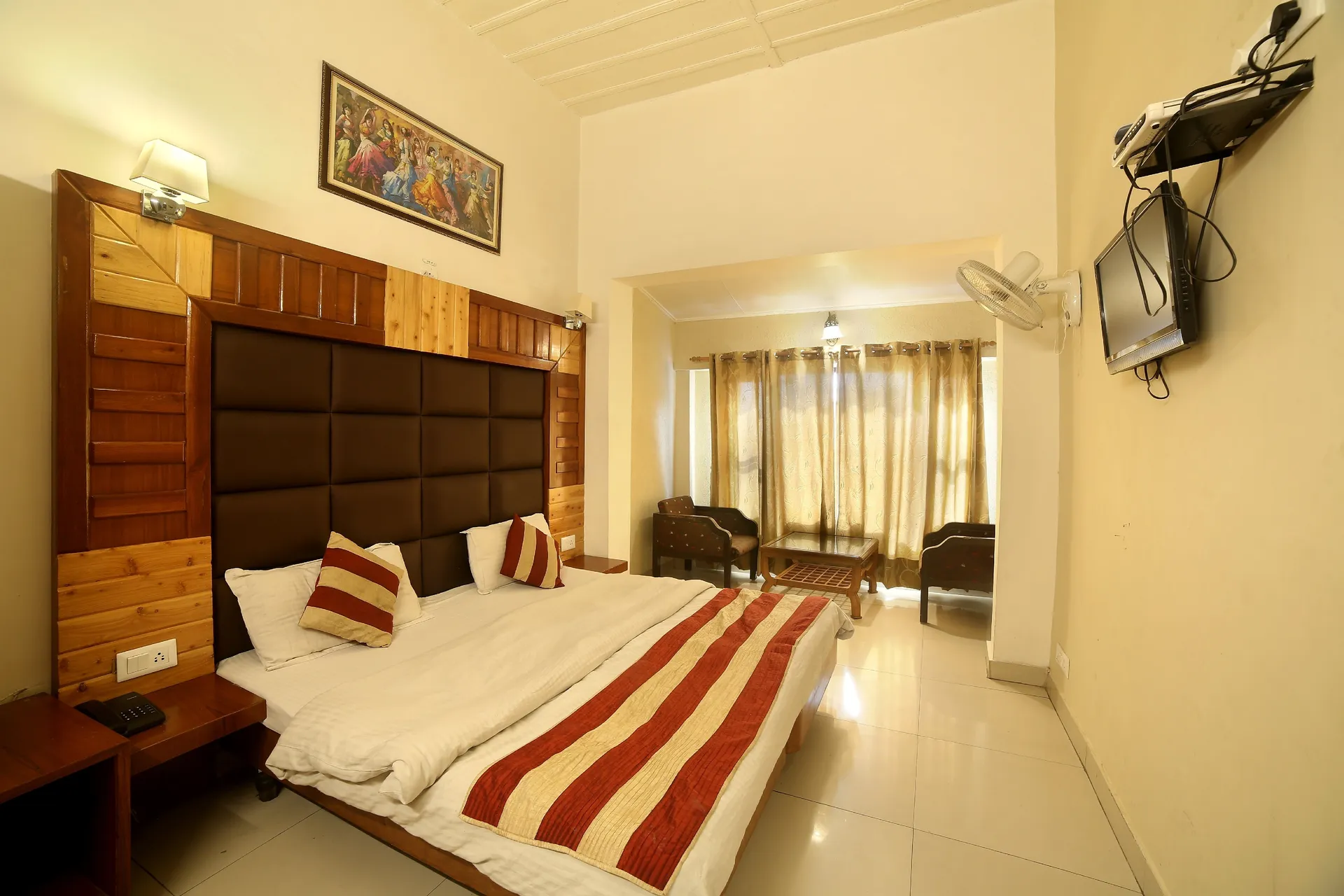 Hotel Kahkashan by Royal Collection Hotels Room