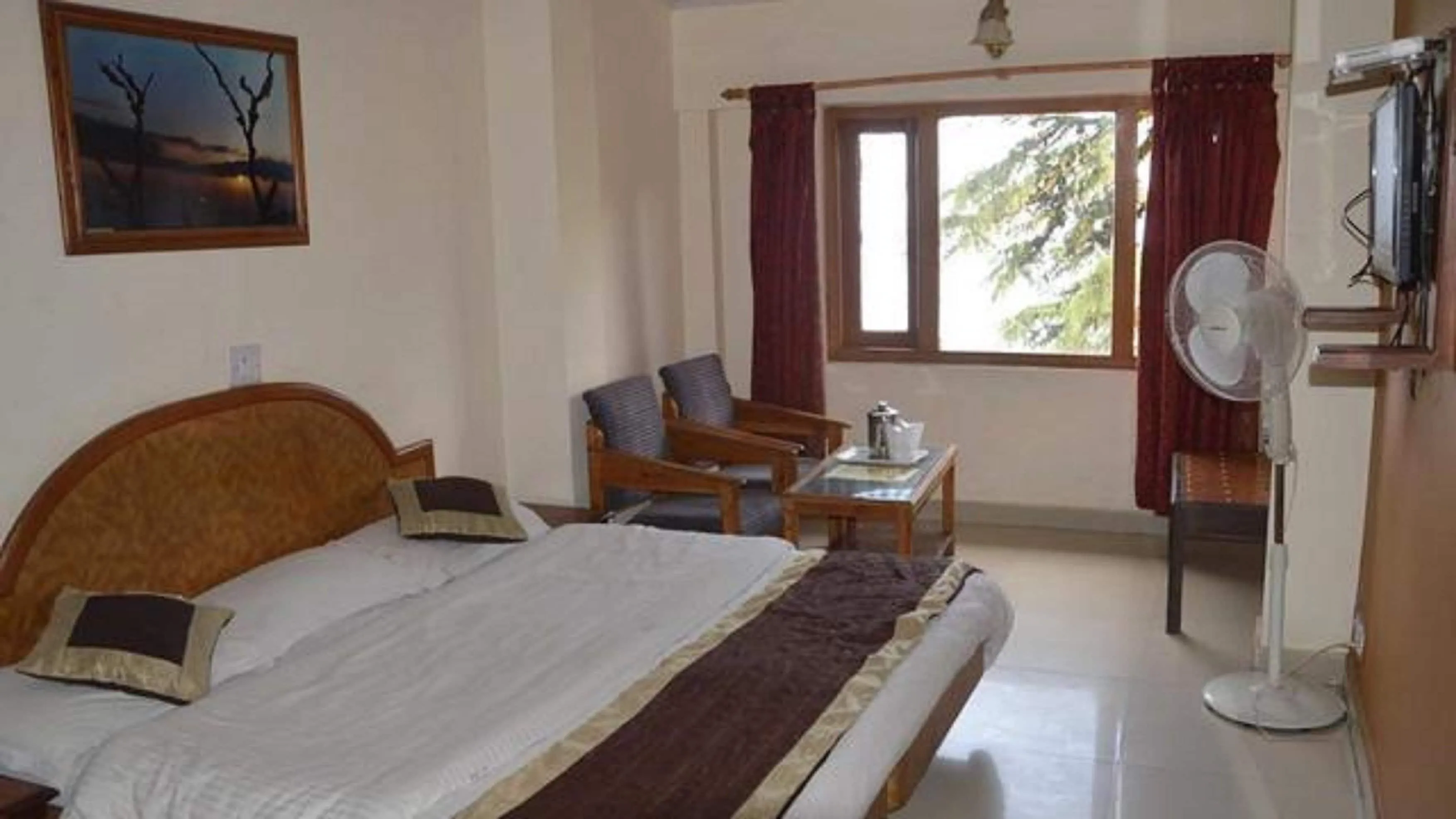Hotel Kahkashan by Royal Collection Hotels Room