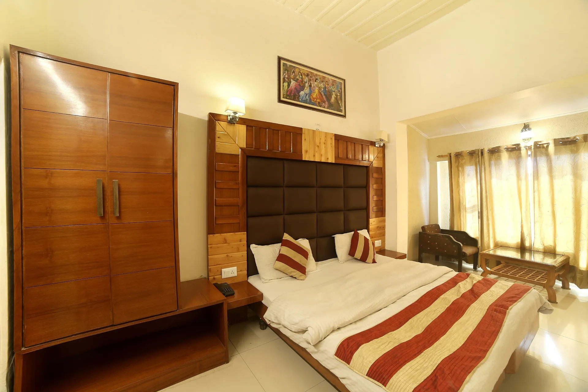 Hotel Kahkashan by Royal Collection Hotels Room