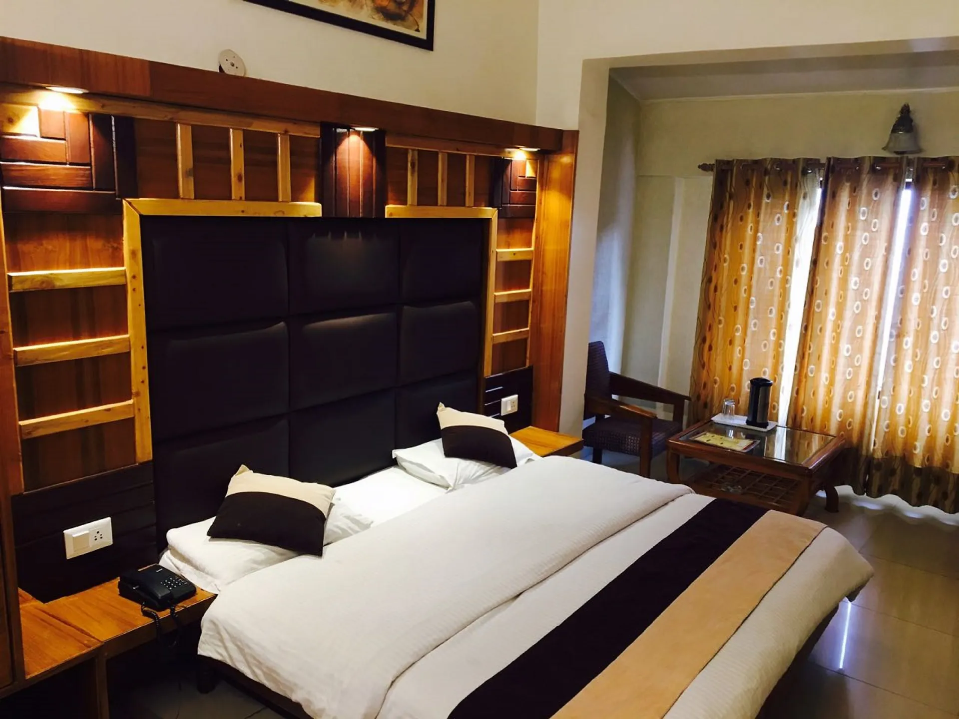 Hotel Kahkashan by Royal Collection Hotels Room