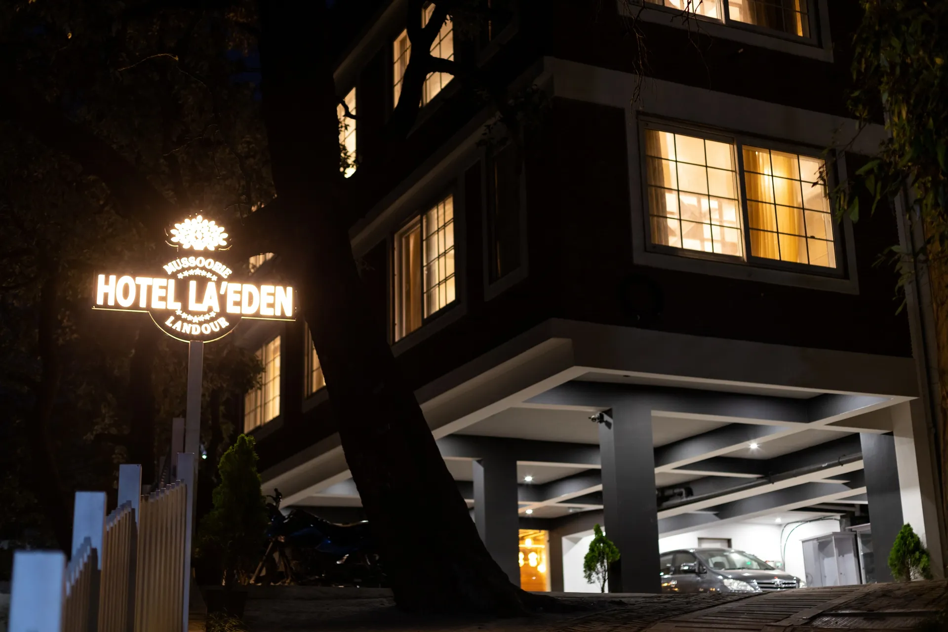 Hotel LA Eden Entrance