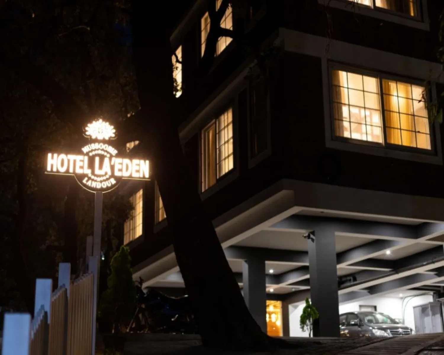 Hotel LA Eden Facade