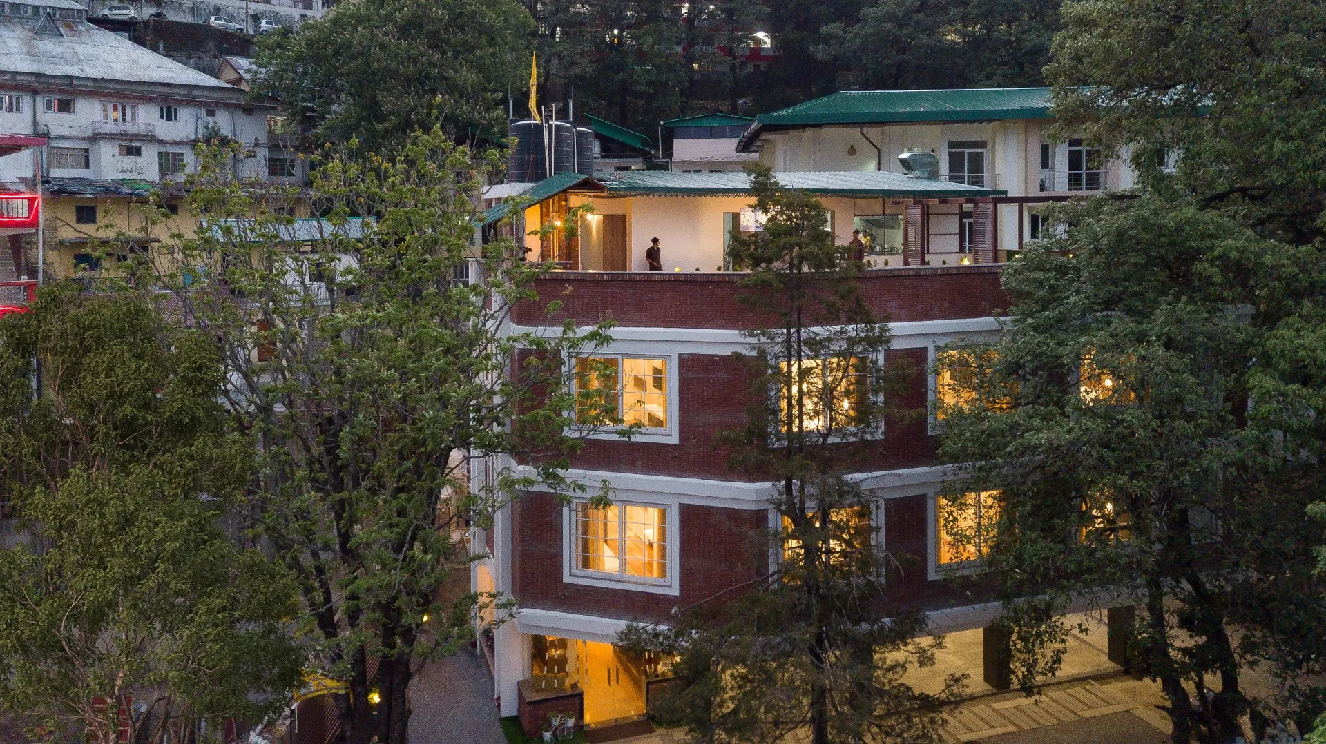 Hotel LA Eden Facade
