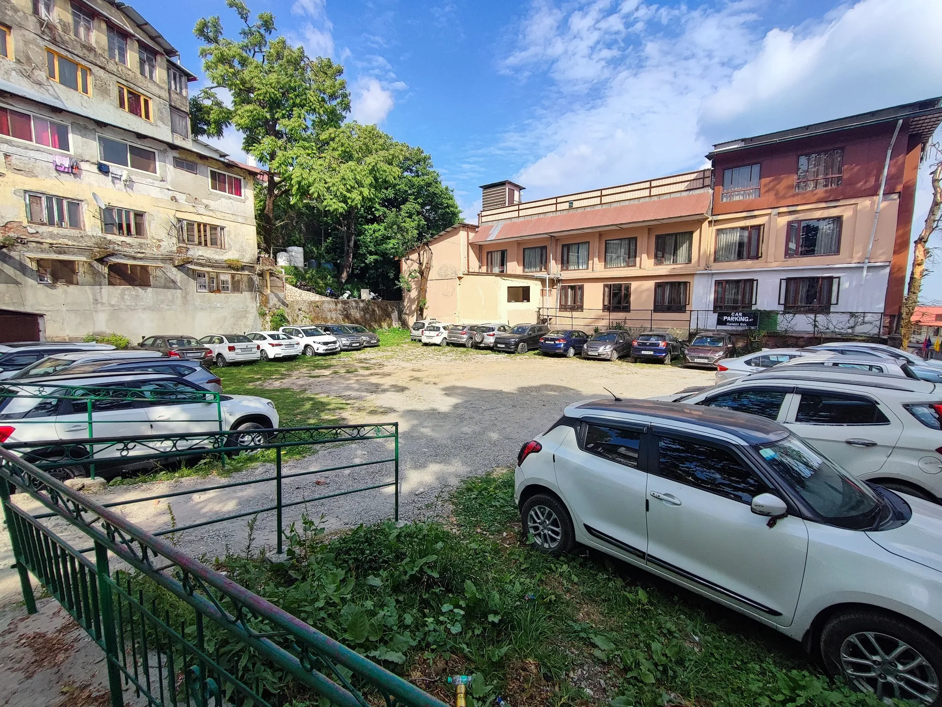Hotel North Wood Parking